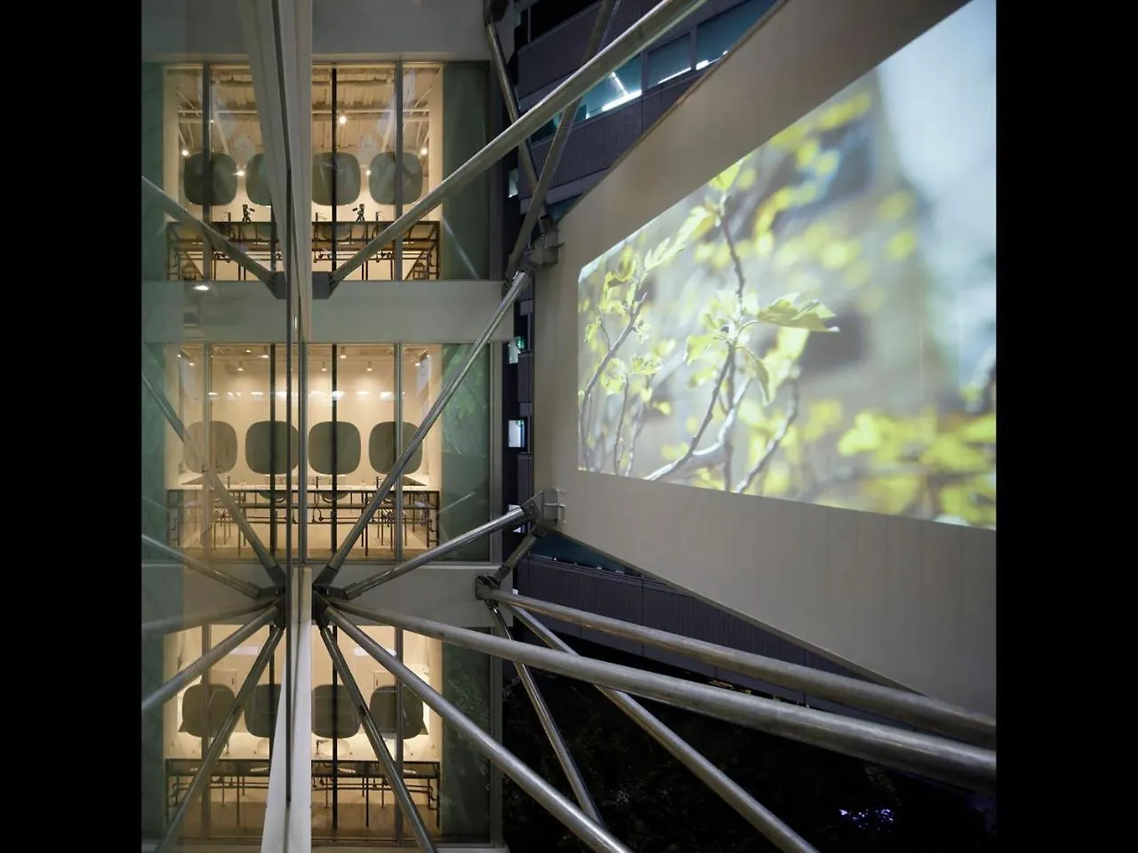 Nine Hours Shin Osaka Station Hotel a capsule